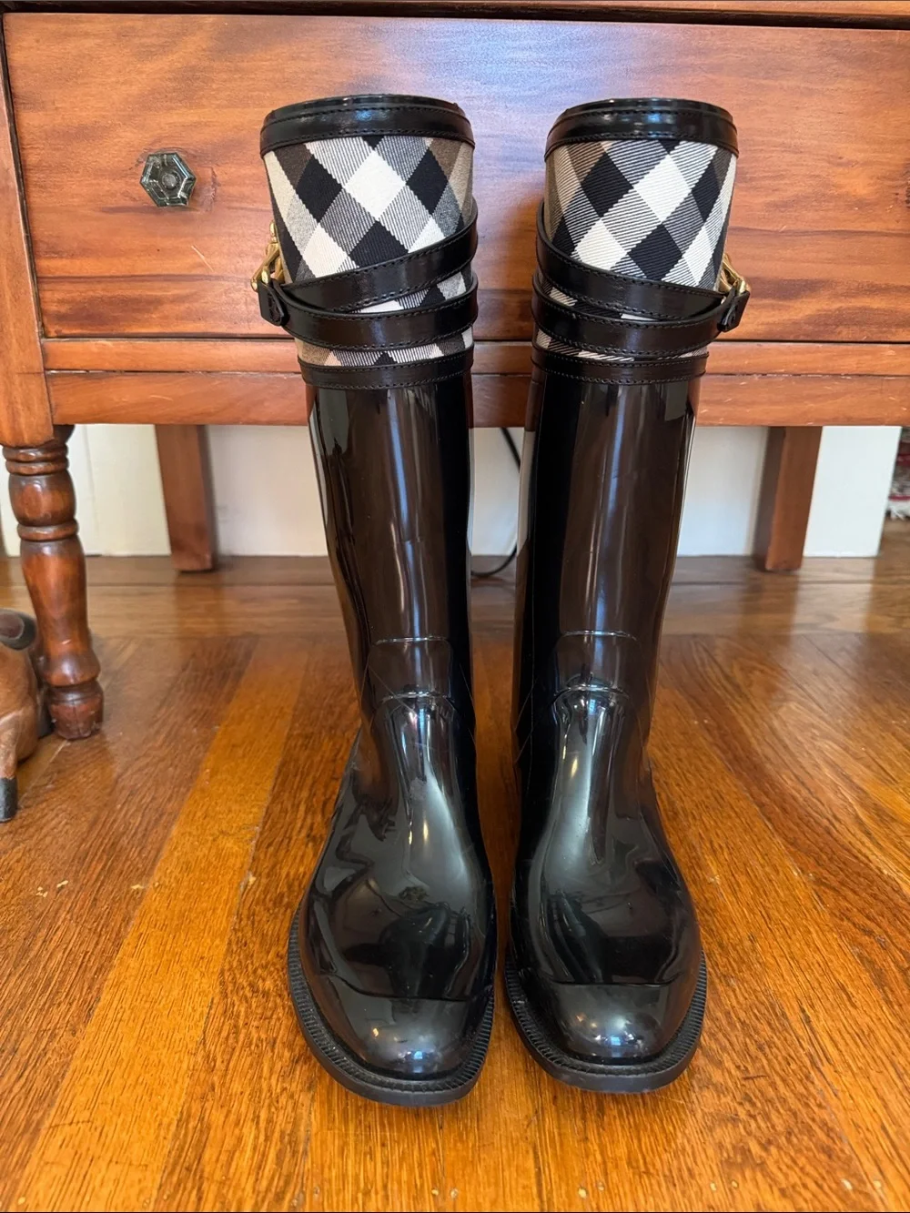Burberry Black Gloss Rain Boots with Beige Plaid Cuff